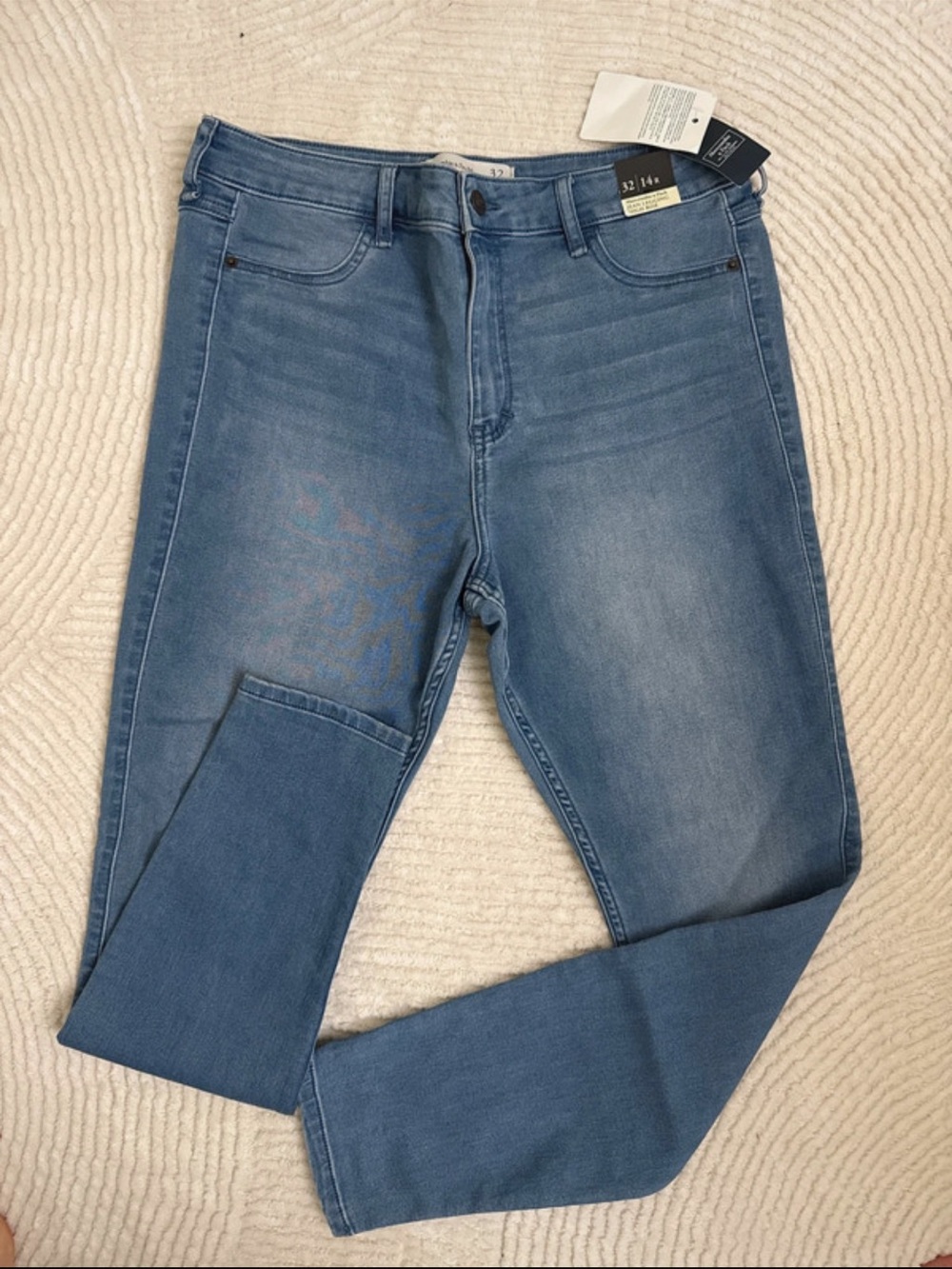 Abercrombie & Fitch Women's Light Blue Skinny Jeans